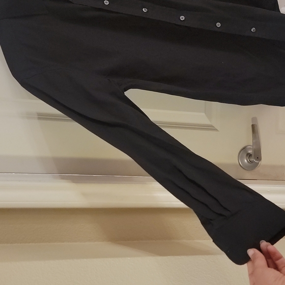 Black button down shirt size medium - Picture 3 of 13